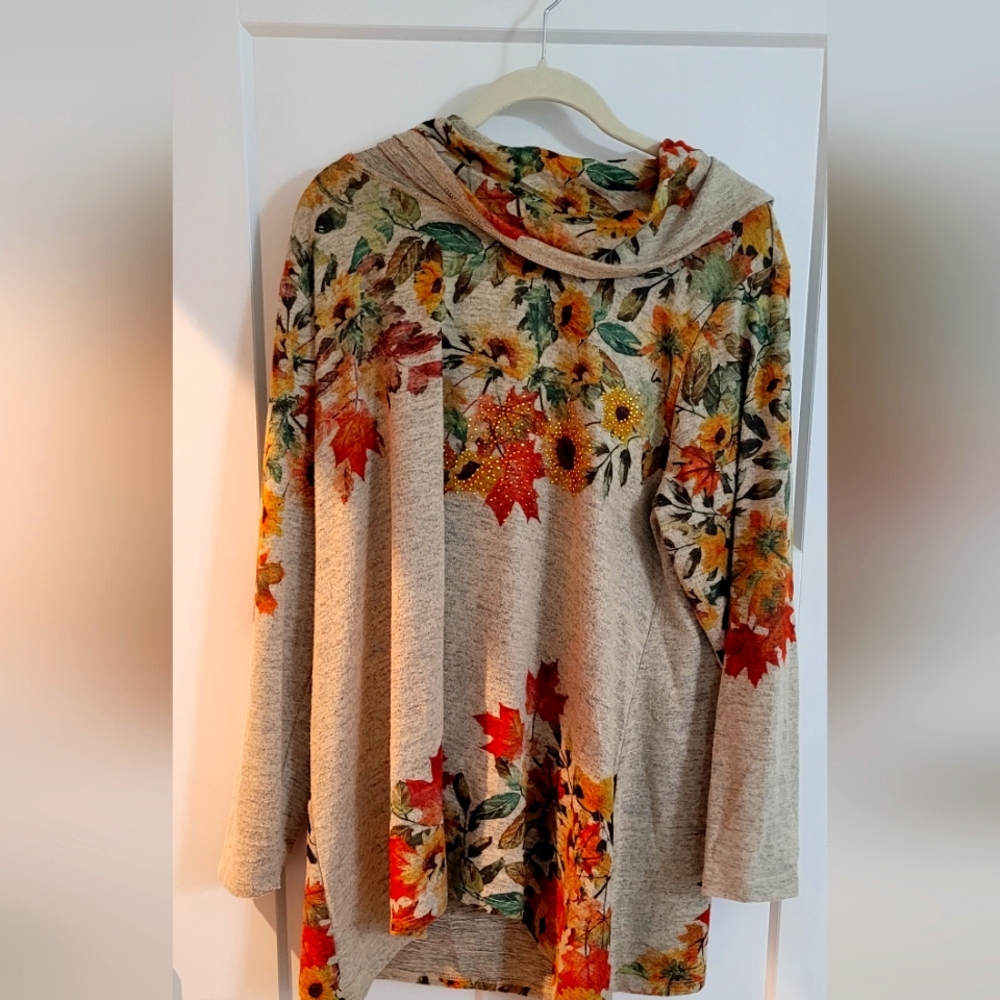Beautiful Leaf Detail Top